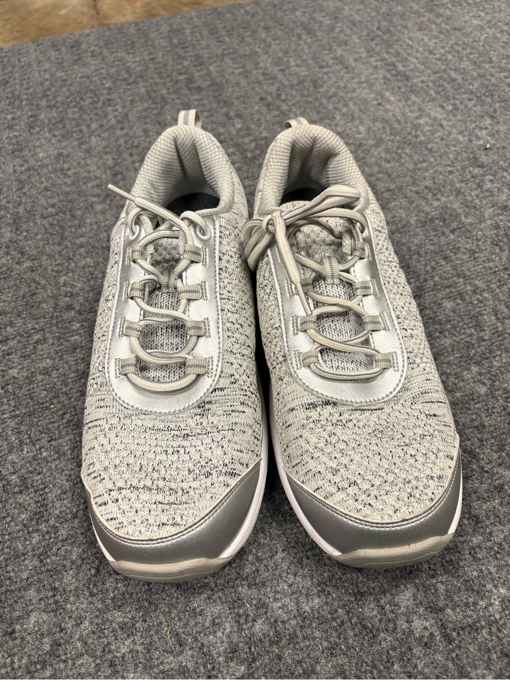 Orthofeet Biofit Xtra Wide Light Gray Knit Lace-Up Women's Sneakers